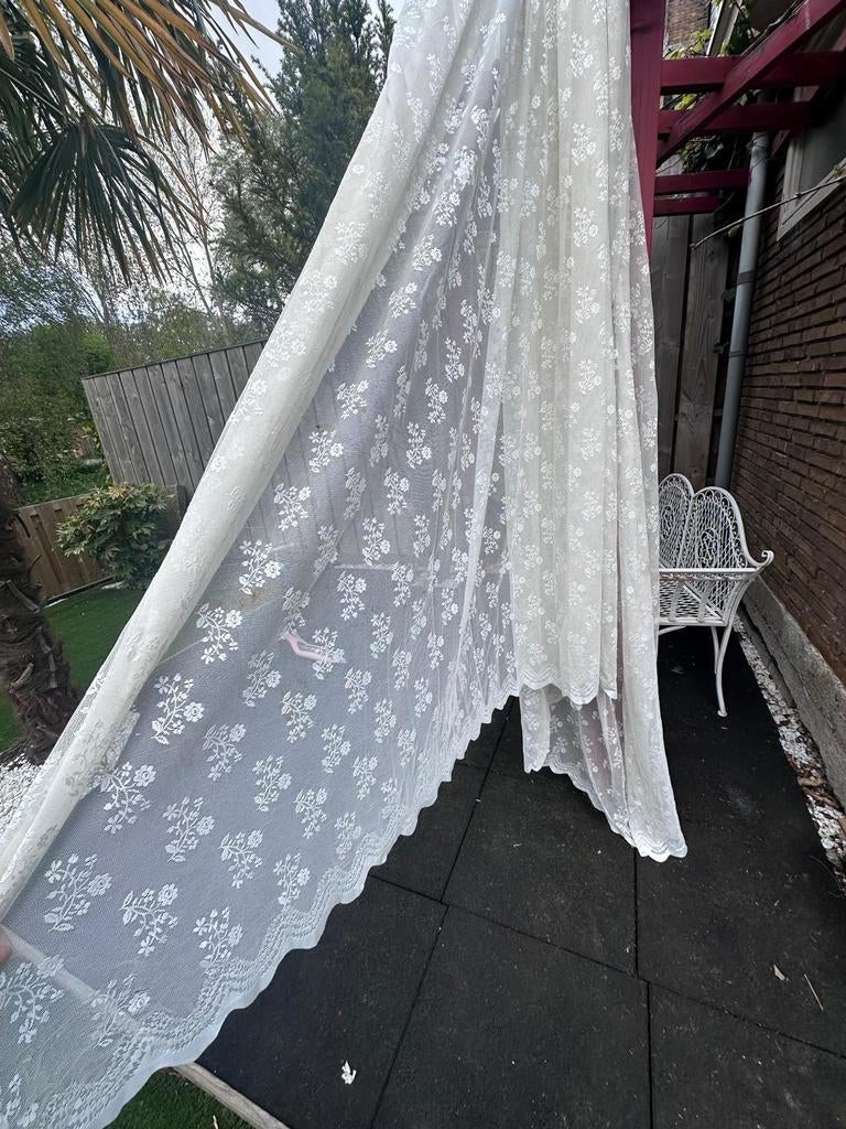 Enkel wit gordijn met bloemenpatroon, Ophalen of Verzenden