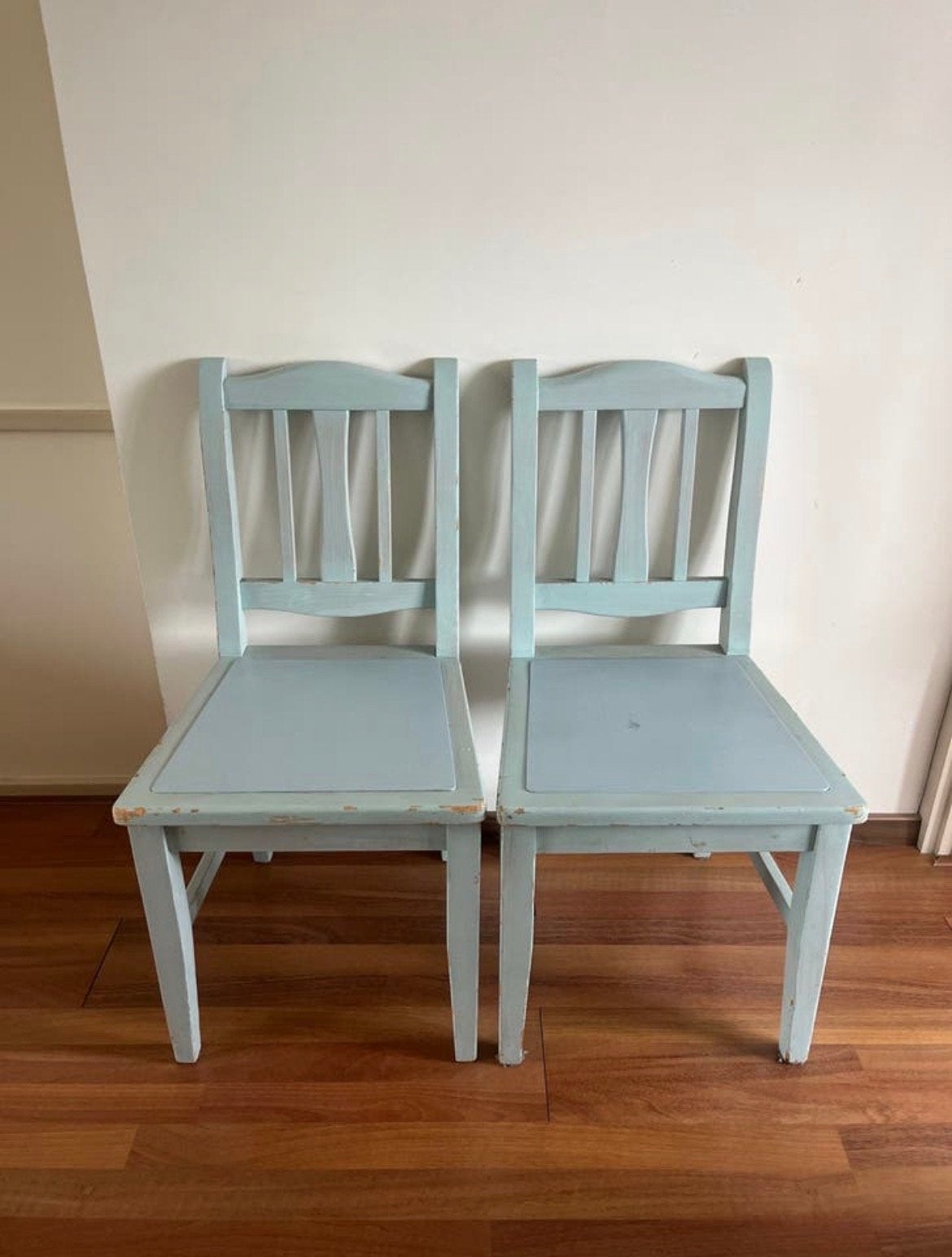 Set van 2 vintage lichtblauwe houten stoelen, Ophalen