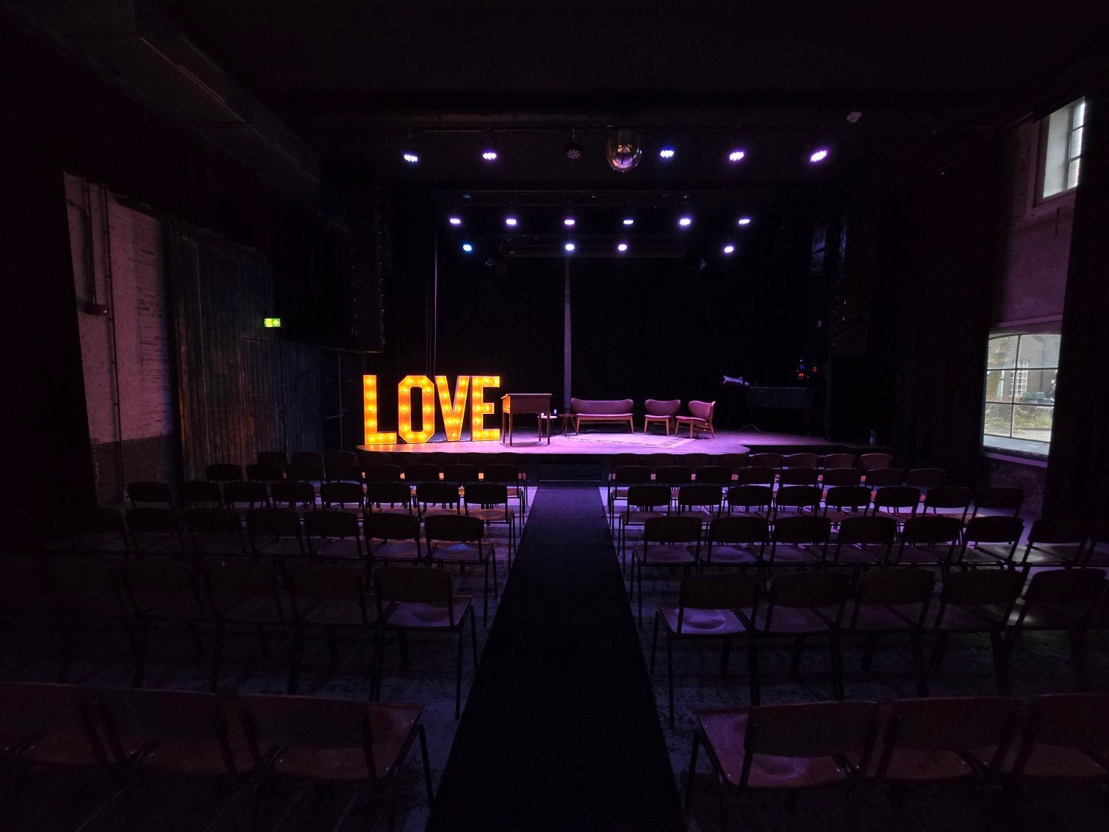 LOVE Lichtletters huren – sfeervolle LED-letters, Ophalen of Verzenden, Nieuw, Versiering, Geboorte of Huwelijk