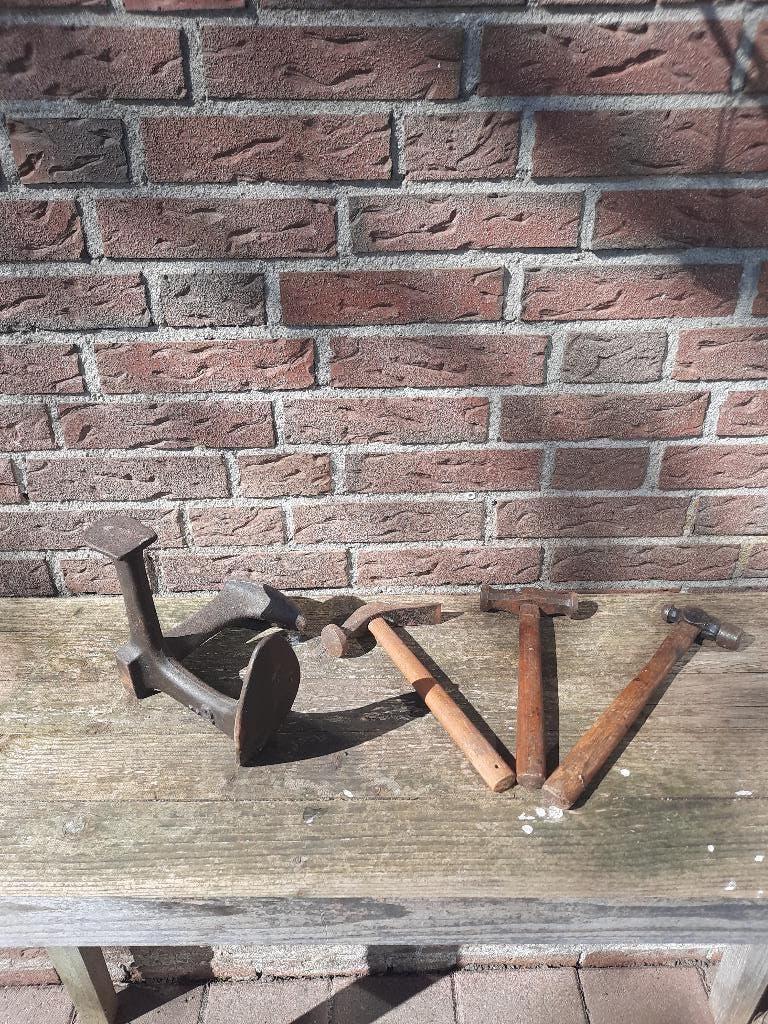 schoenmakers leest met hamers, Ophalen of Verzenden