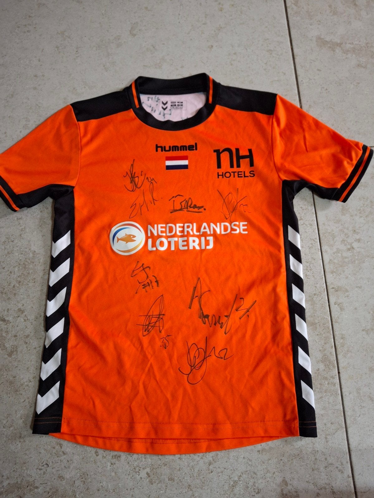 Handbalshirtje met handtekeningen mt 152, Sport en Fitness, Verzenden