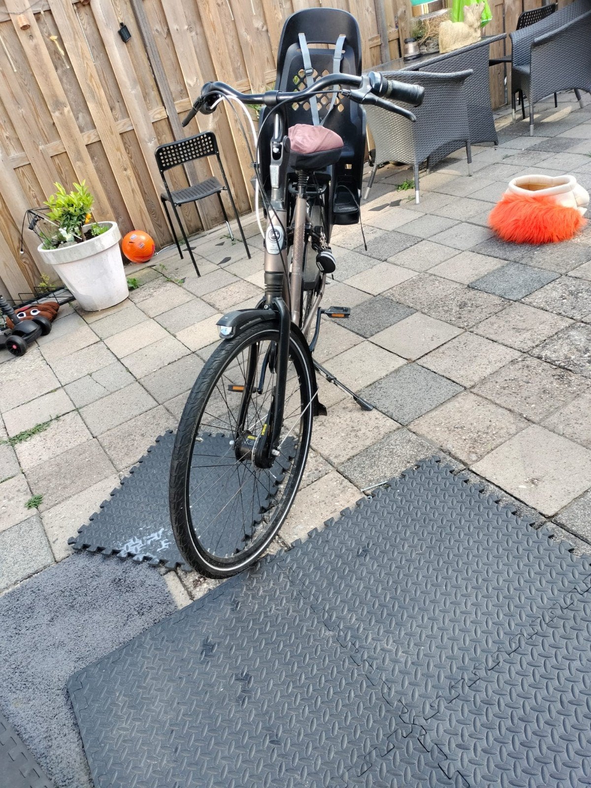 Gazelle damesfiets met kinderzitje, Fietsen en Brommers, Fietsen | Dames | Damesfietsen, Ophalen, Gebruikt, Velgrem, Versnellingen