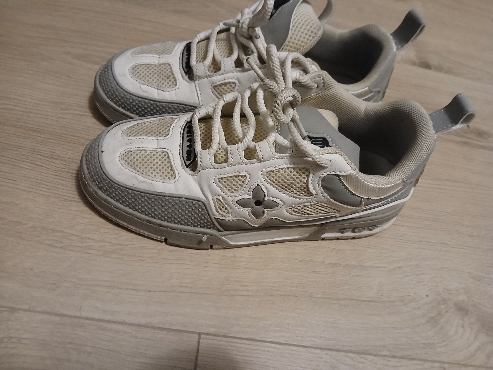 LV Skate Sneakers - Maat 41/42 - Zo goed als nieuw, Kleding | Heren, Ophalen of Verzenden