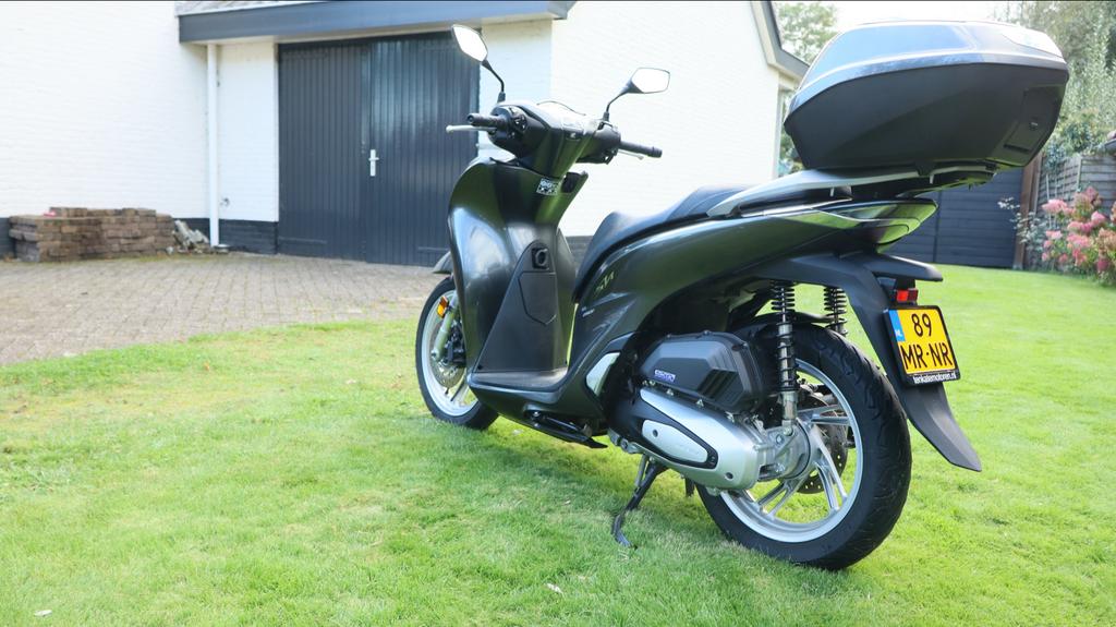 Honda SHi 150 Scooter - 2022 - 10000km, Fietsen en Brommers, Brommeronderdelen | Scooters, Ophalen, Zo goed als nieuw, Frame, Honda