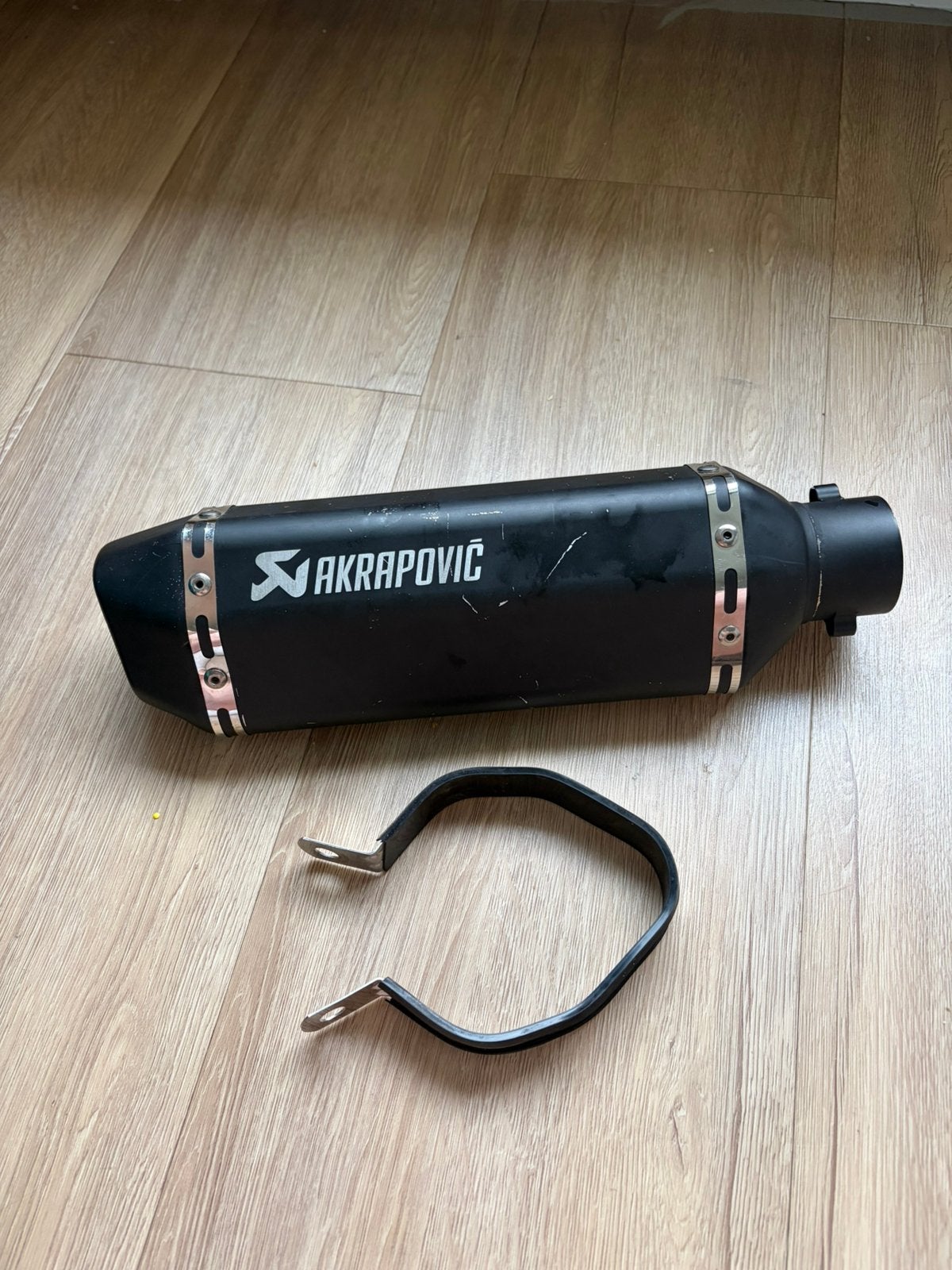 Akrapovic uitlaat, Motoren, Ophalen
