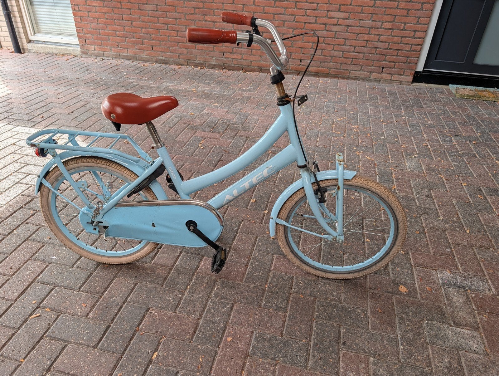 Foto 2 van Altec kinderfiets 20 inch - Lichtblauw