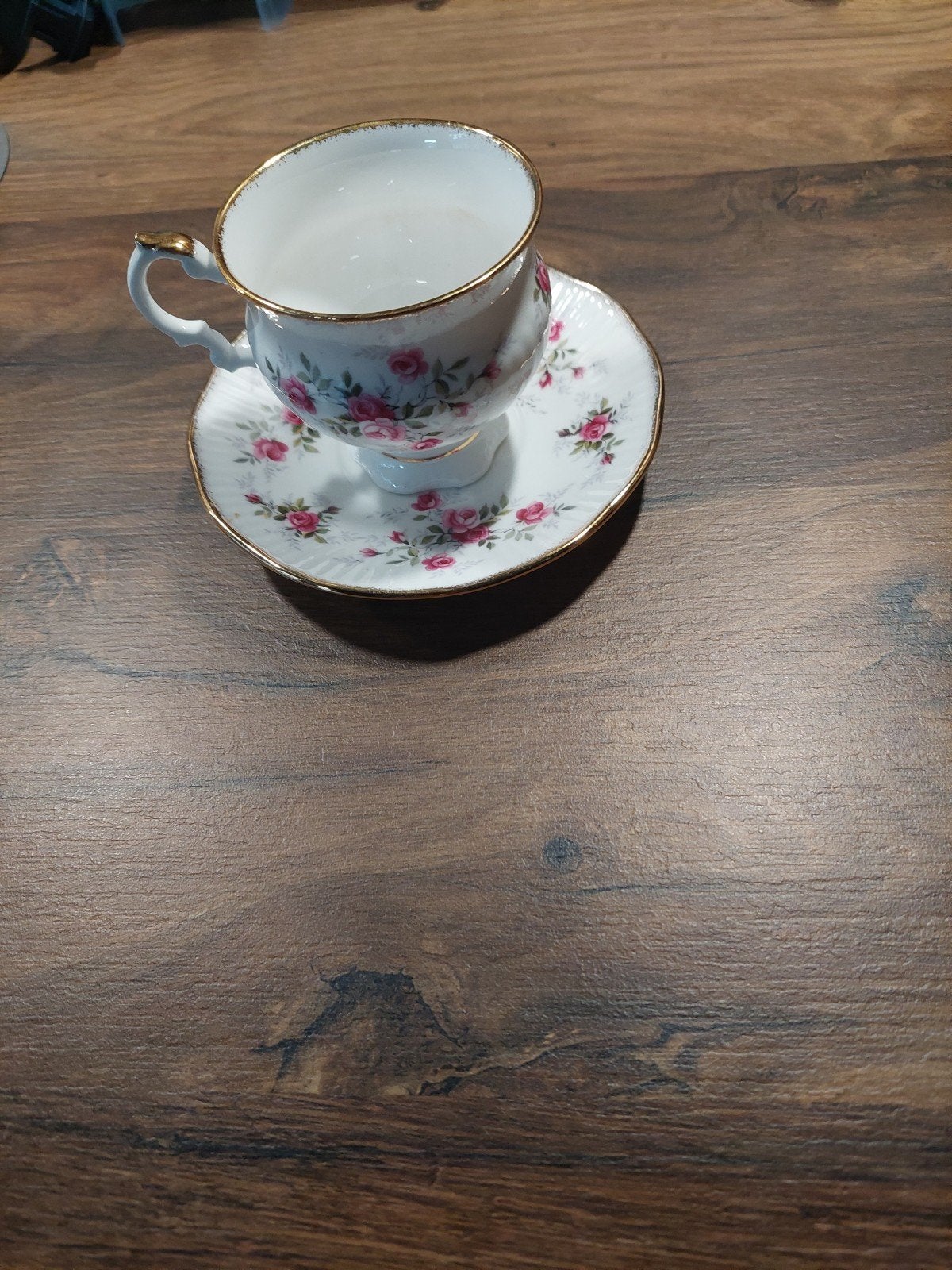 Elizabethan Staffordshire Rozen Theekopje met Schotel, Ophalen of Verzenden