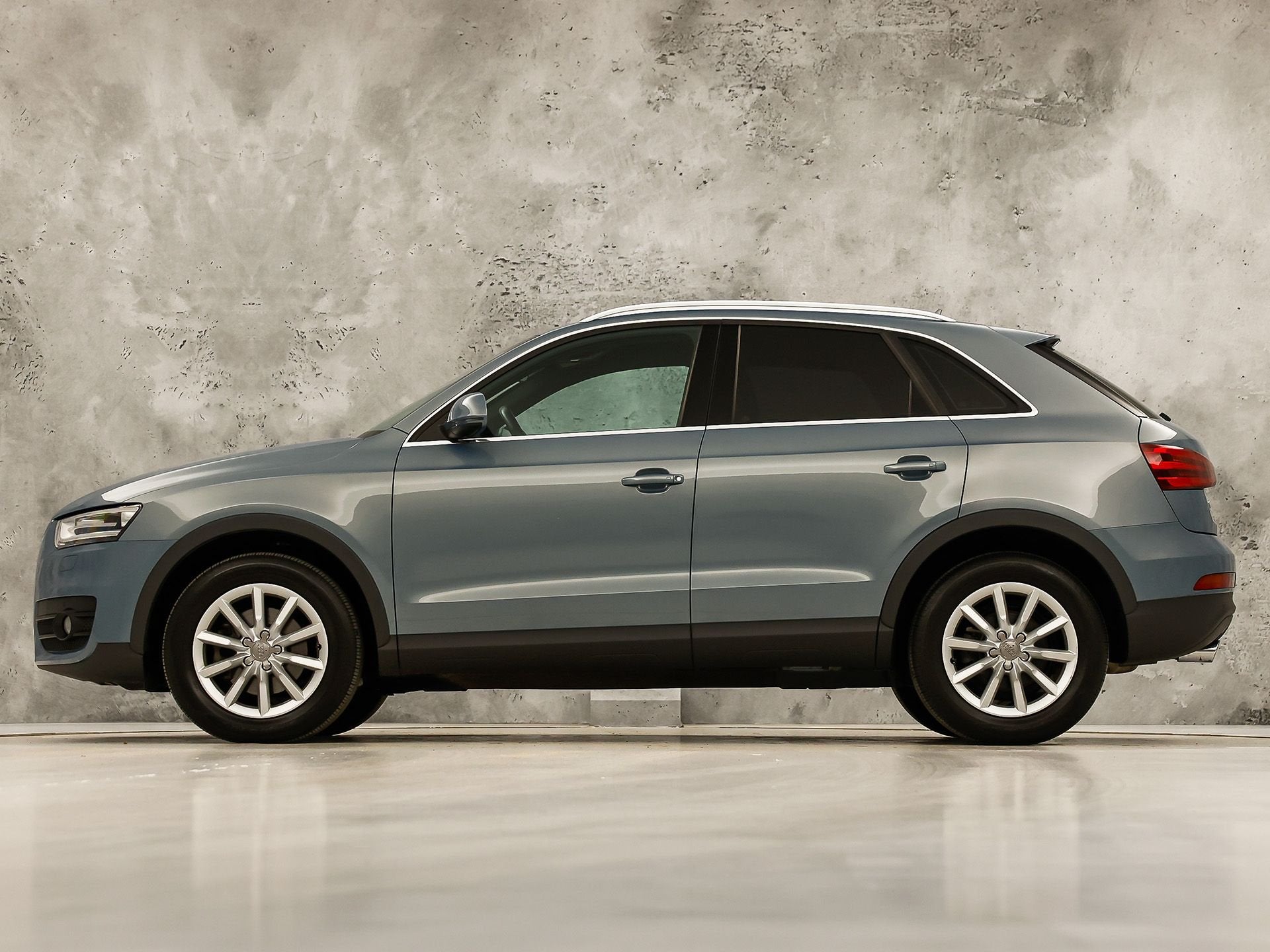 Foto 2 van Audi Q3 2.0 TFSI Quattro Sport 211Pk Automaat (NAVIGATIE, CL