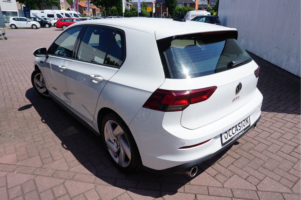 Volkswagen Golf 2.0 TSI GTI Automaat (bj 2024), Stof, Gebruikt, 4 cilinders, 1984 cc