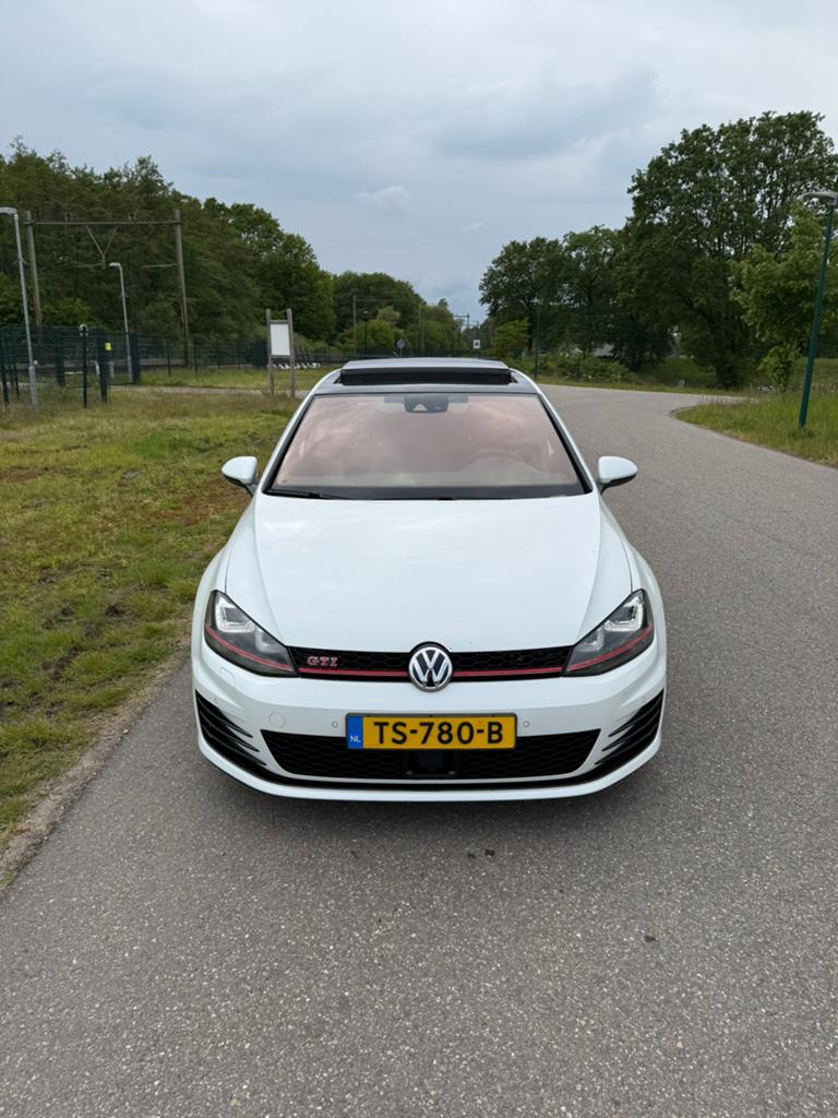 Volkswagen Golf Gti 2.0 TSI 162KW 5D DSG 2013 Wit panarma, Auto's, Volkswagen, 4 cilinders, 1984 cc, Wit, 690 kg