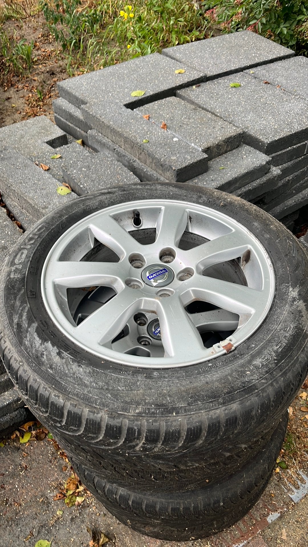 2 sets Volvo (oa V70) velgen en winterbanden, Auto-onderdelen, Banden en Velgen, Gebruikt, 16 inch, Banden en Velgen, Personenwagen