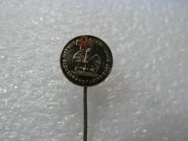 Vintage Rode Kruis Bloedtransfusiedienst Speldje, Ophalen of Verzenden, Gebruikt, Overige onderwerpen, Speldje of Pin
