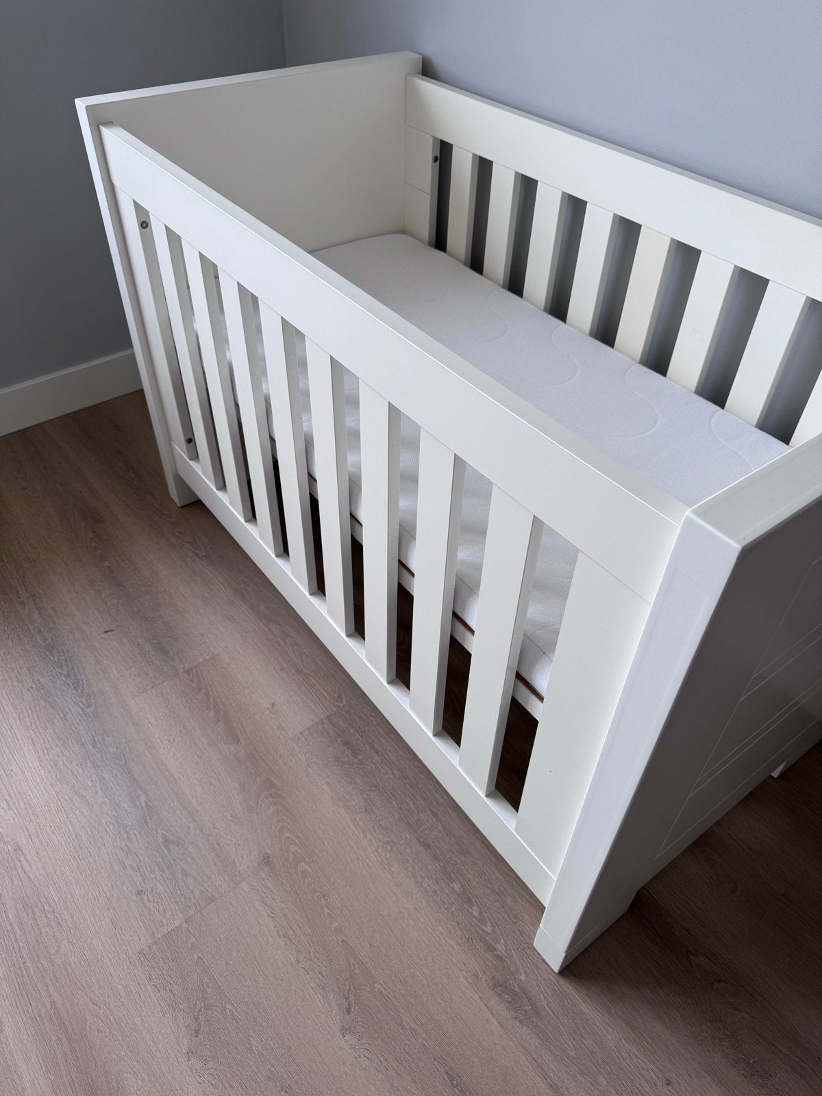 TWF ledikant Wit - zware kawliteit (incl. Matras), Kinderen en Baby's, Babywiegjes en Ledikanten, Ophalen, Zo goed als nieuw, Ledikant