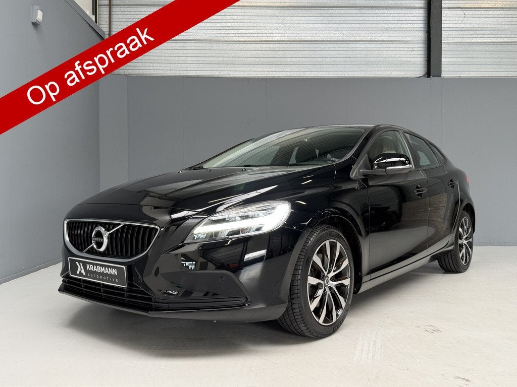 Volvo V40 T2 Momentum Trekhaak|Dealer-Onderhouden|Cam|LED|Na, Auto's, Voorwielaandrijving, Gebruikt, 4 cilinders, Leder en Stof