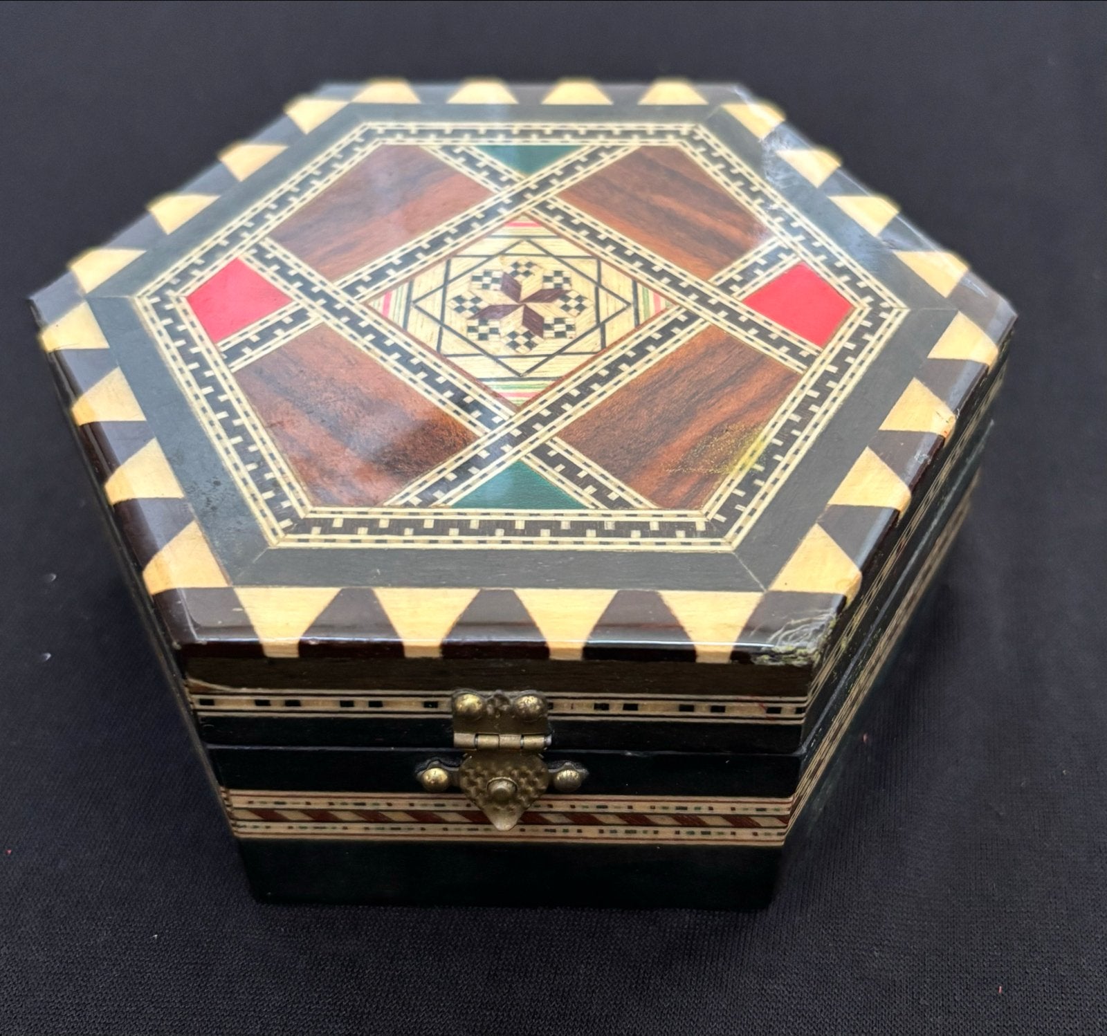 Zeshoekige houten sieradendoos met inlegwerk, Antiek en Kunst, Curiosa en Brocante, Ophalen of Verzenden