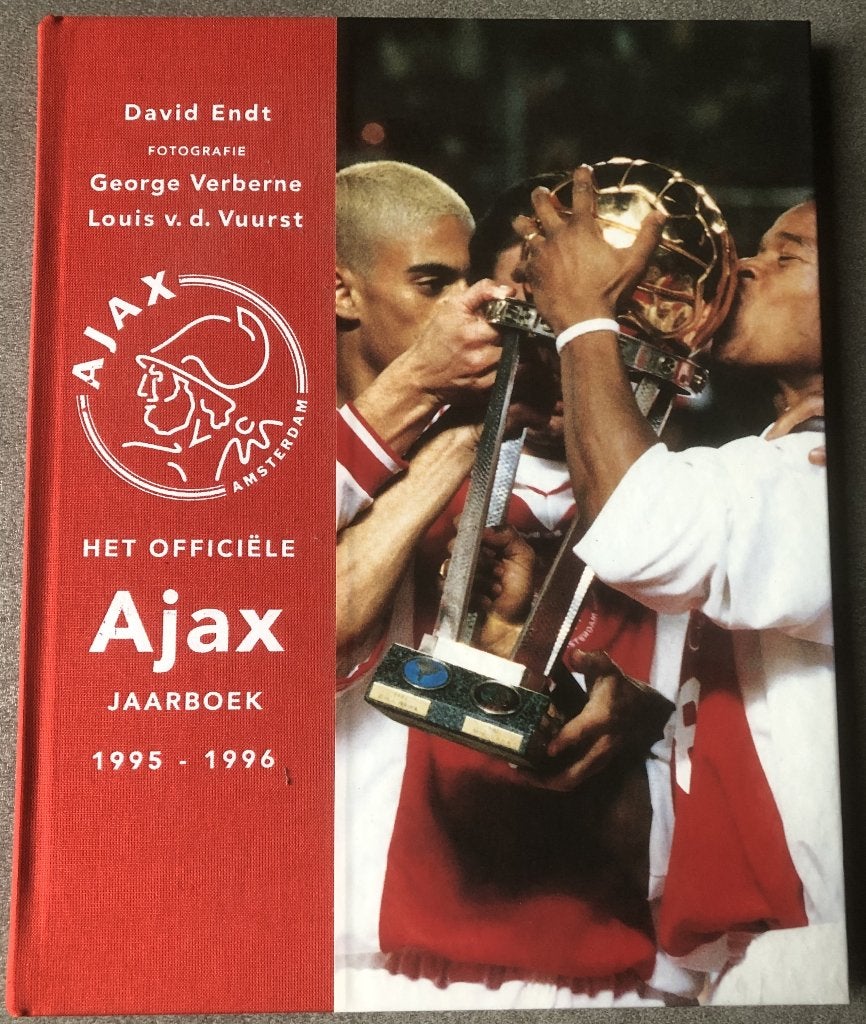 AJAX - HET OFFICIELE AJAX JAARBOEK 1995-1996 - HARDCOVER, Ophalen of Verzenden, Zo goed als nieuw, Balsport
