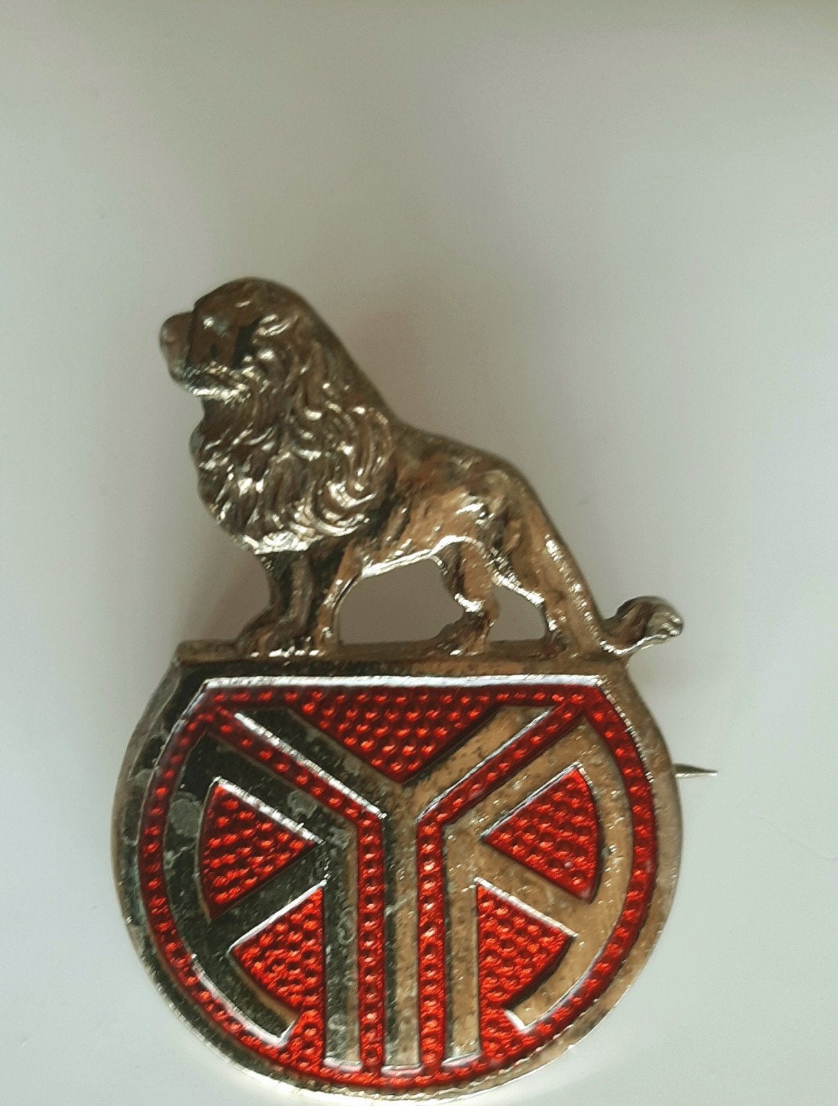 GROTE BROCHESPELD "AYA" LOGO VAN SPAANS JACHTGEWEER,, Verzenden, Transport