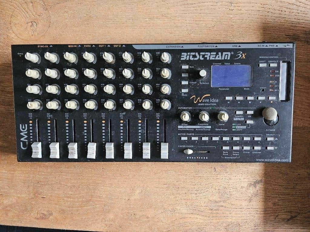 Bitstream Midi controller CME WaveIdea, Ophalen, Gebruikt