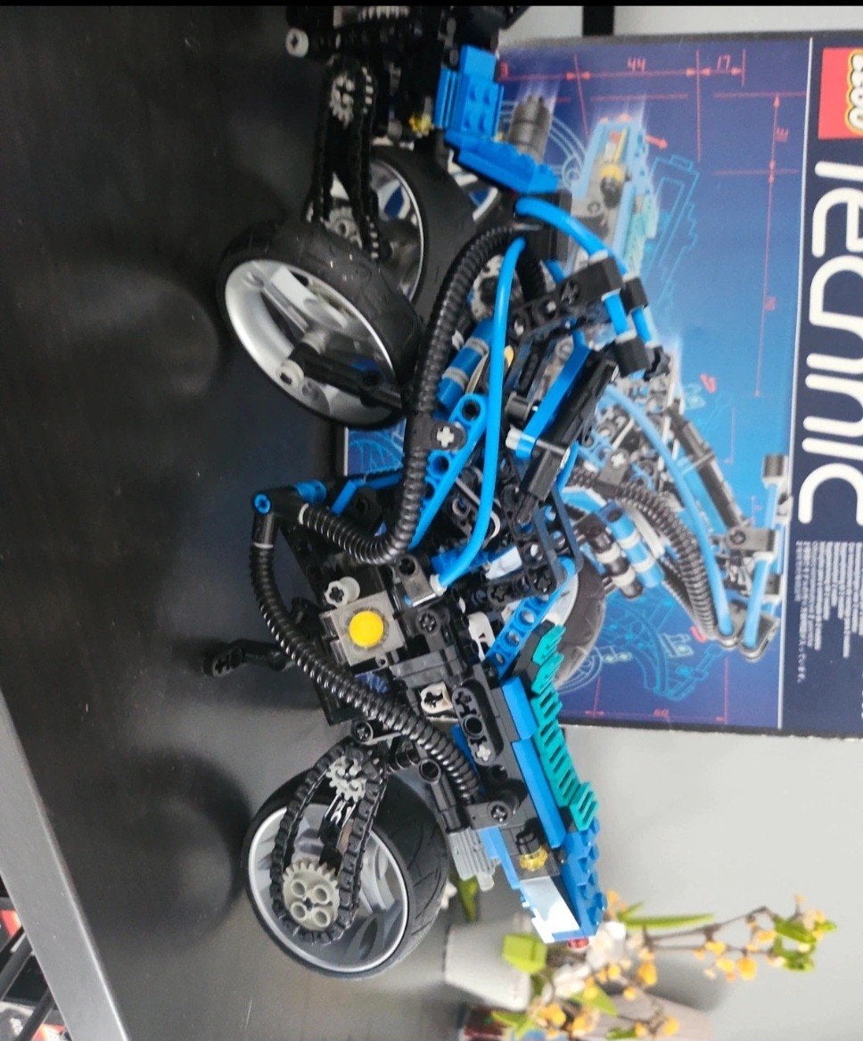 Lego Technic 8417 Motorfiets Inclusief 2 dozen en 6 boekjes, Gebruikt, Ophalen of Verzenden, Technic, Complete set