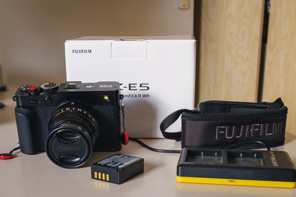 Fujifilm X-E5 met fuji 35mm f2.0 R WR en accessoires, 40 Megapixel, Compact, Ophalen of Verzenden, Zo goed als nieuw