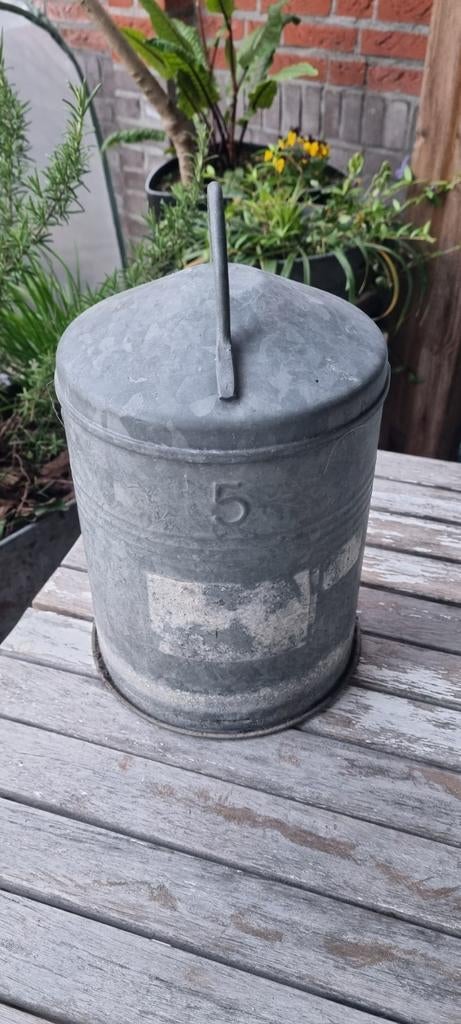 Vintage zinken 5l.kippenwatertoren , functioneert goed, Gebruikt, Minder dan 30 cm, Rond, Ophalen of Verzenden