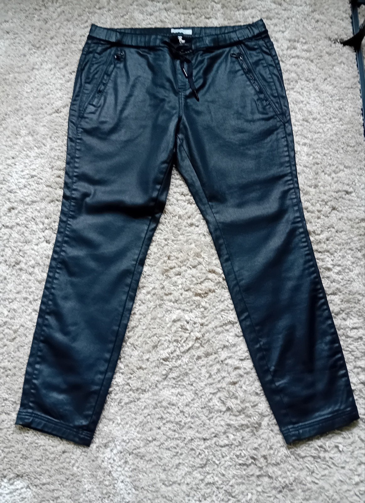 zwarte broek met coating van Red Button, maat 46, nieuw!, Kleding | Dames, Zwart, Maat 46/48 (XL) of groter, Nieuw, Ophalen of Verzenden