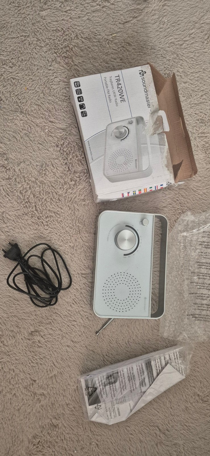 Soundmaster TR420WE Draagbare FM Radio  Nieuw, Ophalen of Verzenden, Zo goed als nieuw, Radio