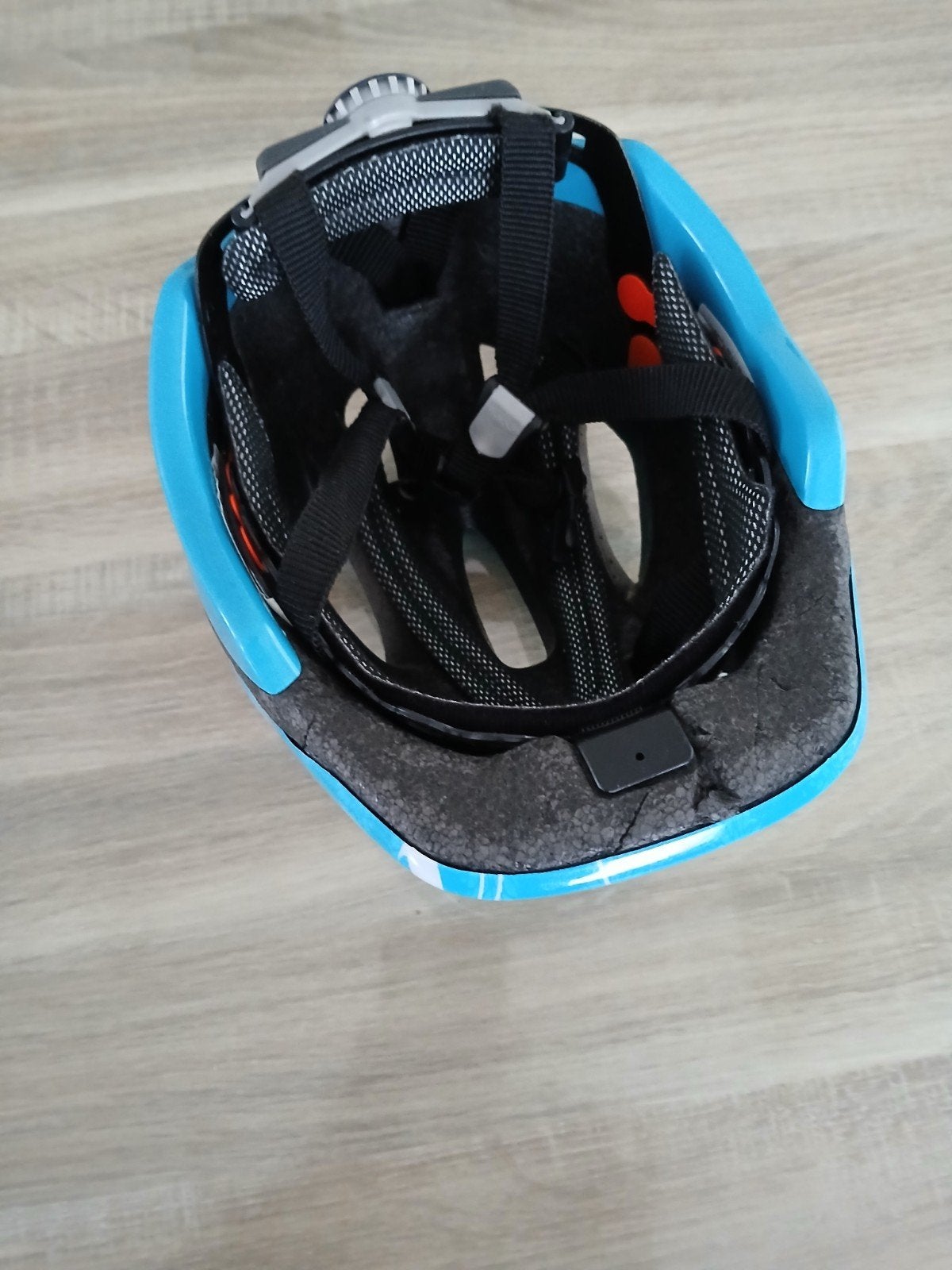 kinderfietshelm, Ophalen