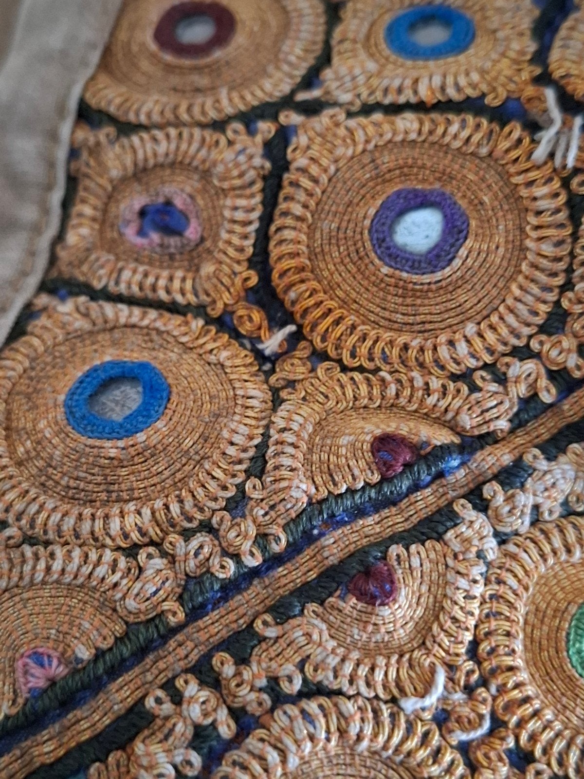 Decoratief sierkussen met borduurwerk en spiegeltjes, Overige merken, Gebruikt, Meerkleurig, Vierkant