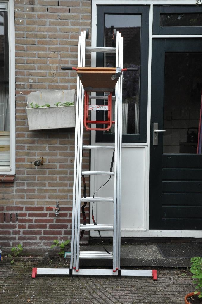 Altrex reformladder 3x9 en Altrex afstandhouder, Doe-het-zelf en Verbouw, Ladders en Trappen, Zo goed als nieuw, Ladder, 4 meter of meer