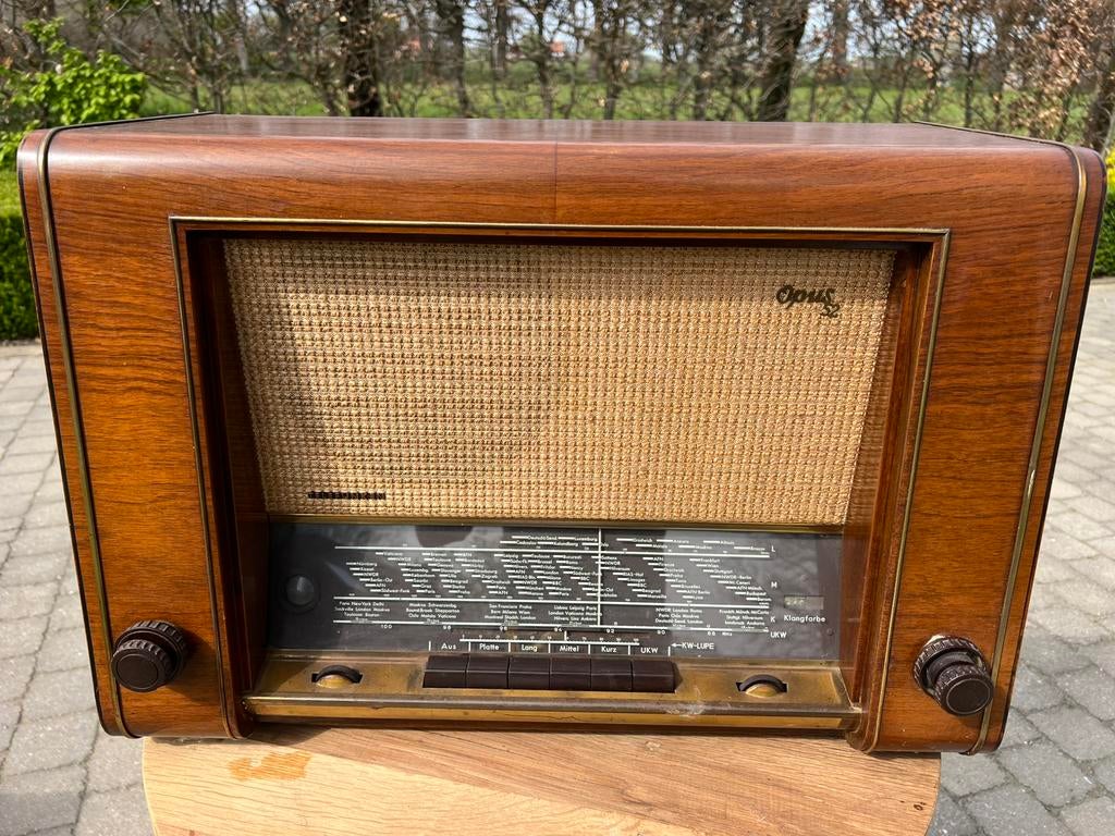 Telefunken Opus52 mooie grote radio, Antiek en Kunst, Antiek | Tv's en Audio, Ophalen