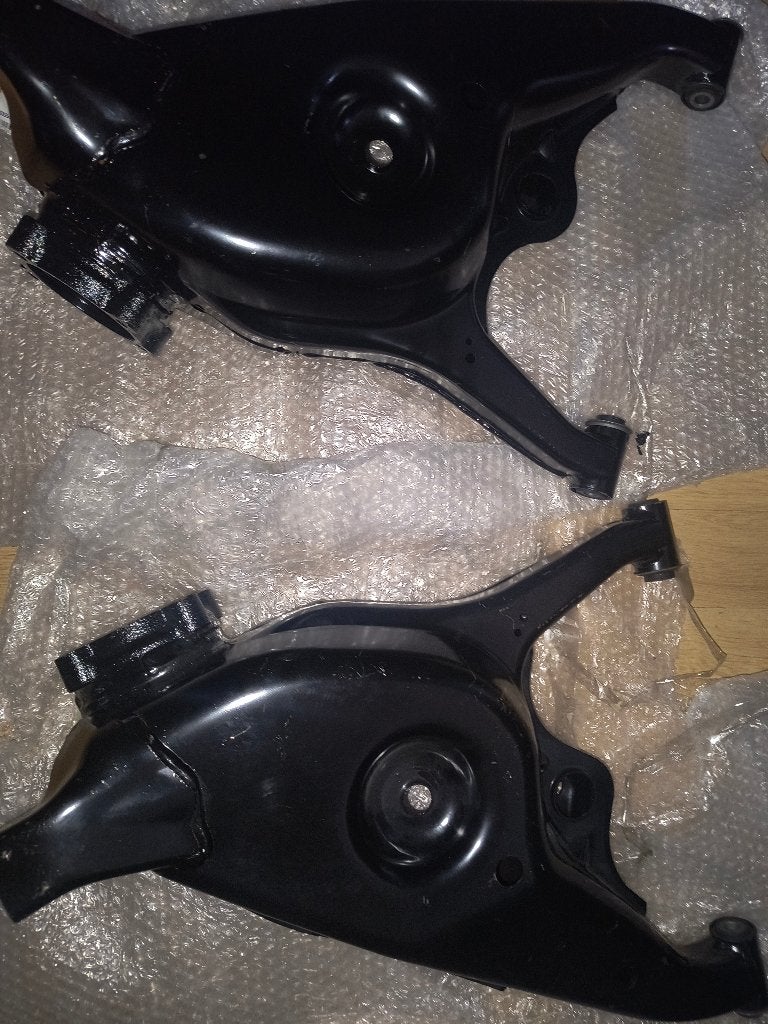 Draagarmen  Mitsubishi Grandis achter links plus rechts neuw, Ophalen, Nieuw, Mitsubishi