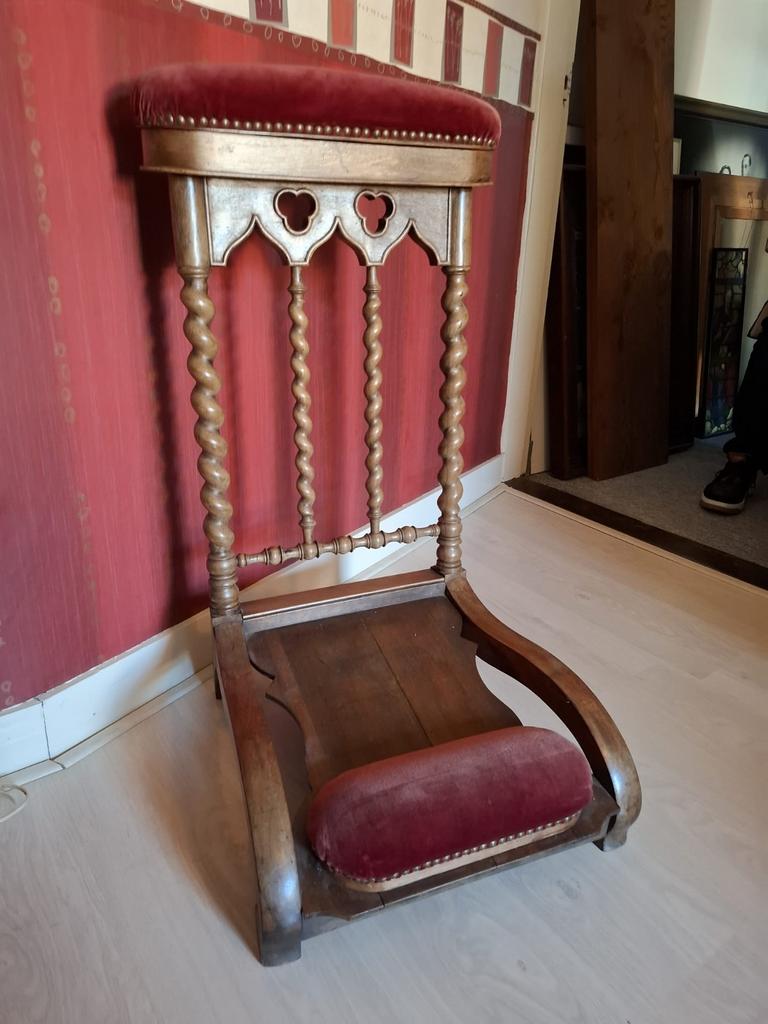 Antiek bidstoeltje, Antiek en Kunst, Antiek | Meubels | Stoelen en Banken, Ophalen
