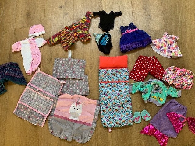 Leuke set poppenkleding en toebehoren, Ophalen of Verzenden, Gebruikt, Overige typen