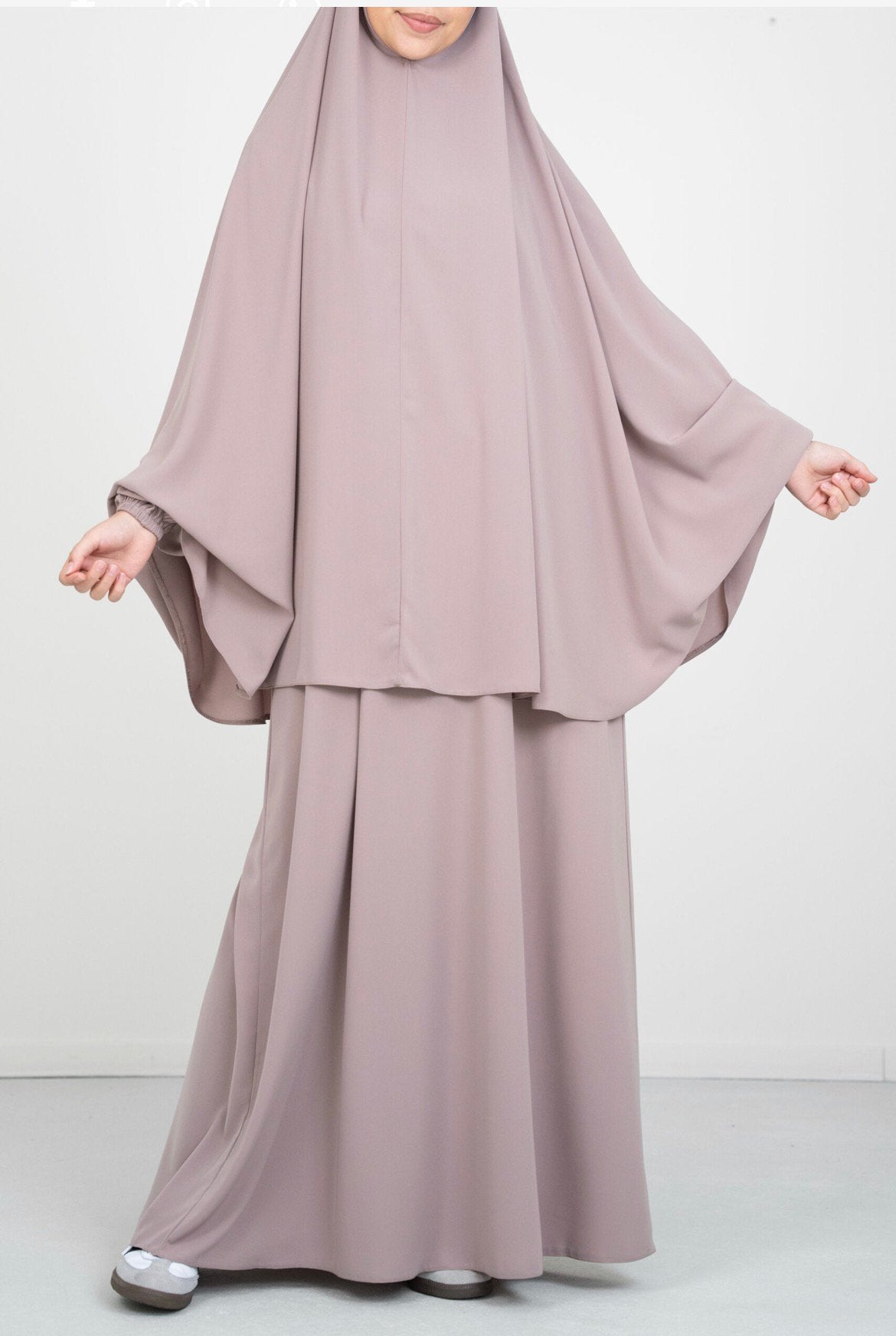 Nieuwe Abaya set nieuw classic taupe khimaar maat xl, Overige typen, Bruin, Maat 46/48 (XL) of groter, Ophalen of Verzenden