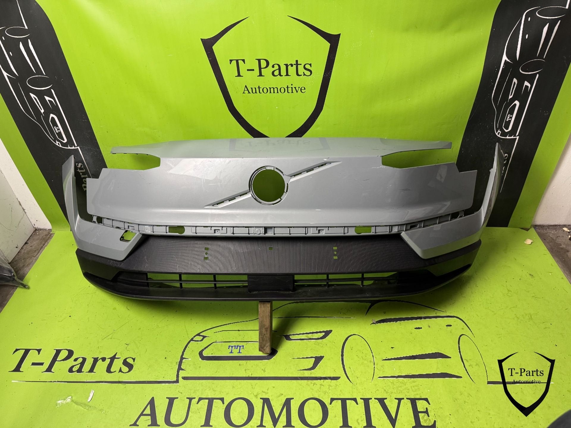volvo EX30 EX 30 voorbumper bumper grille rooster gril