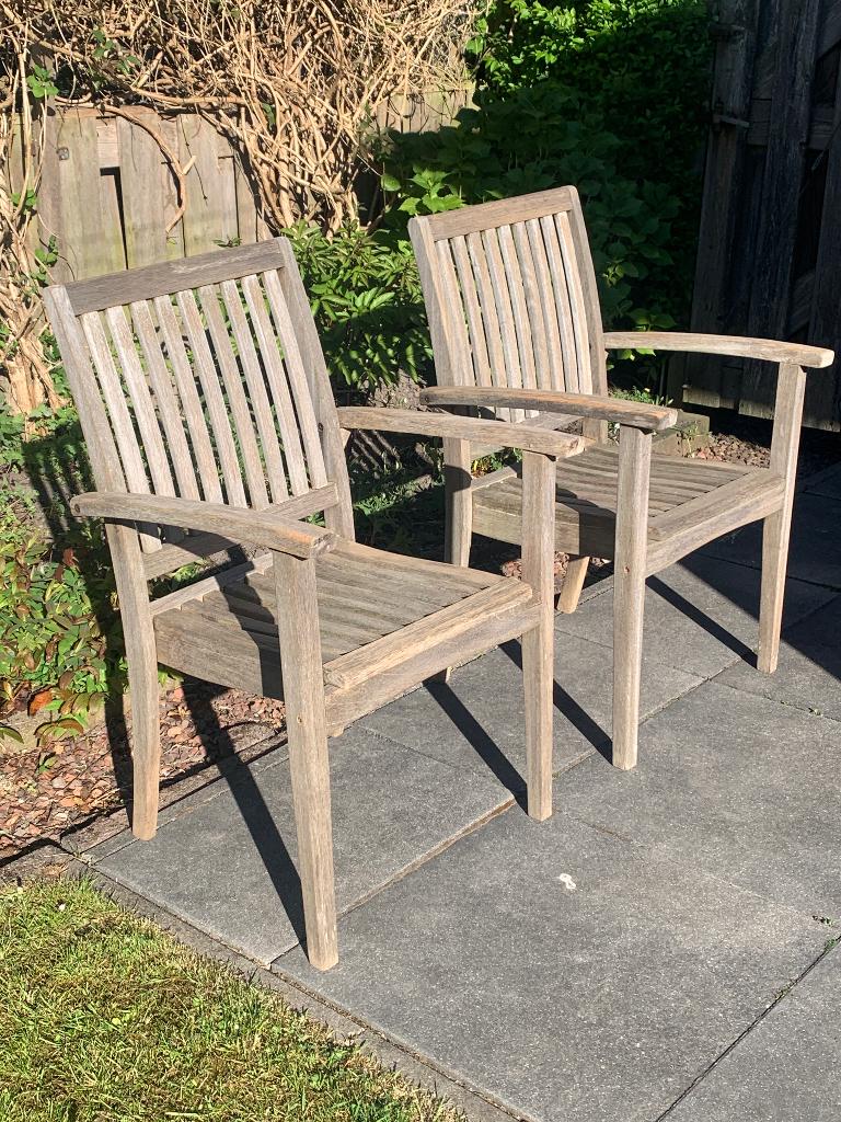 2 robuuste hardhouten tuinstoelen, teak, Ophalen, Gebruikt, Teakhout, Stapelbaar