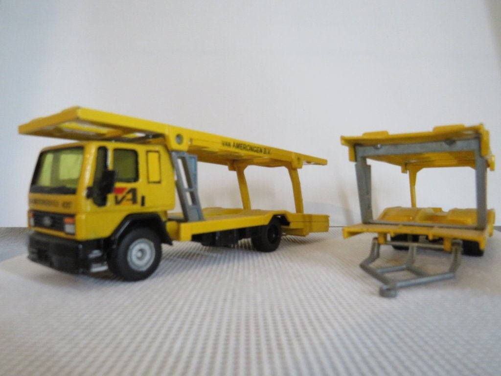 Ford Cargo Autotransporter, Hobby en Vrije tijd, Modelauto's | 1:50, Ophalen, Gebruikt, Bus of Vrachtwagen, SIKU