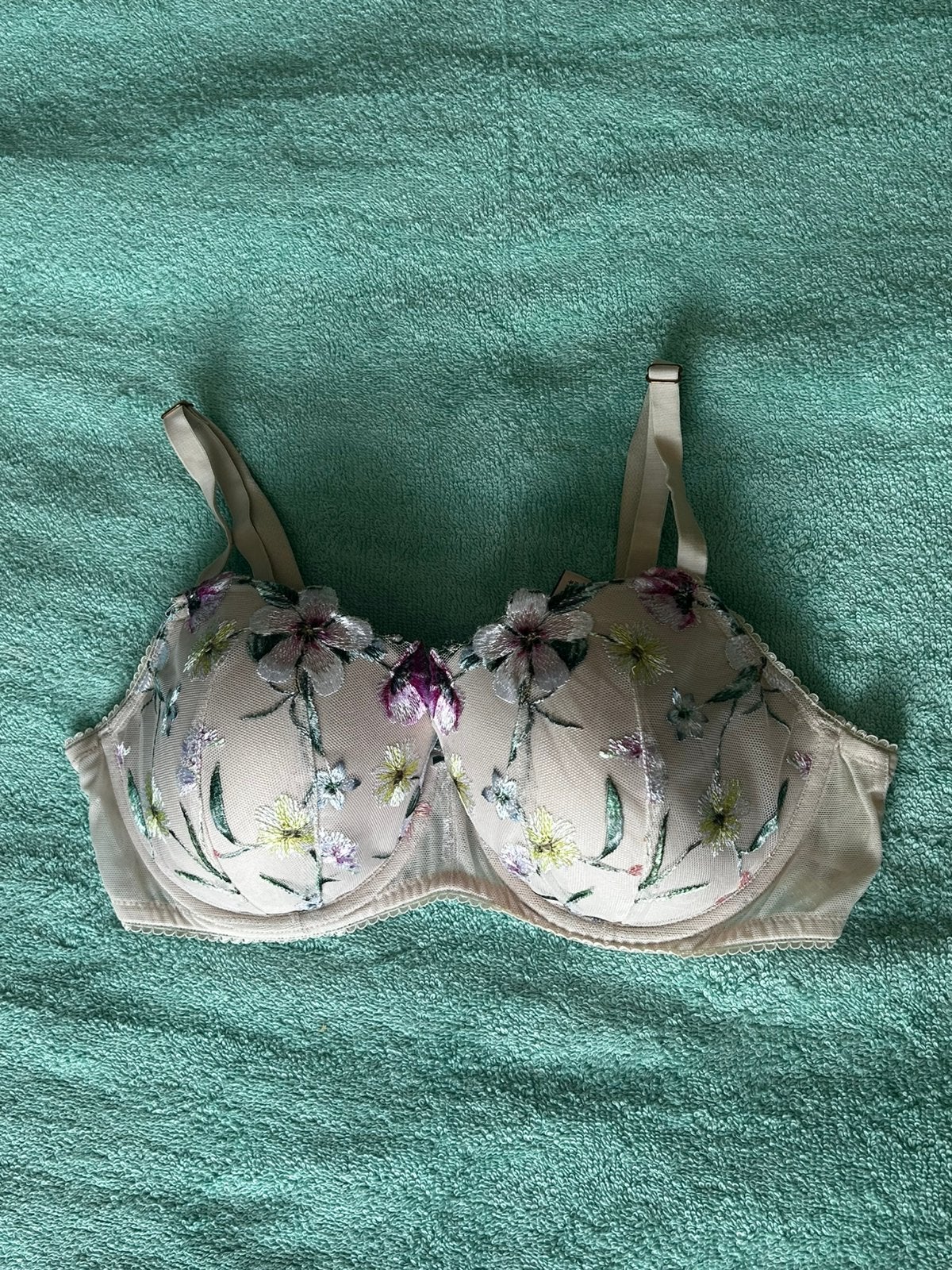 Mooie zachtroze BH met bloemen, 80 D, Victoria’s Secret, Kleding | Dames, Ophalen, Roze, BH