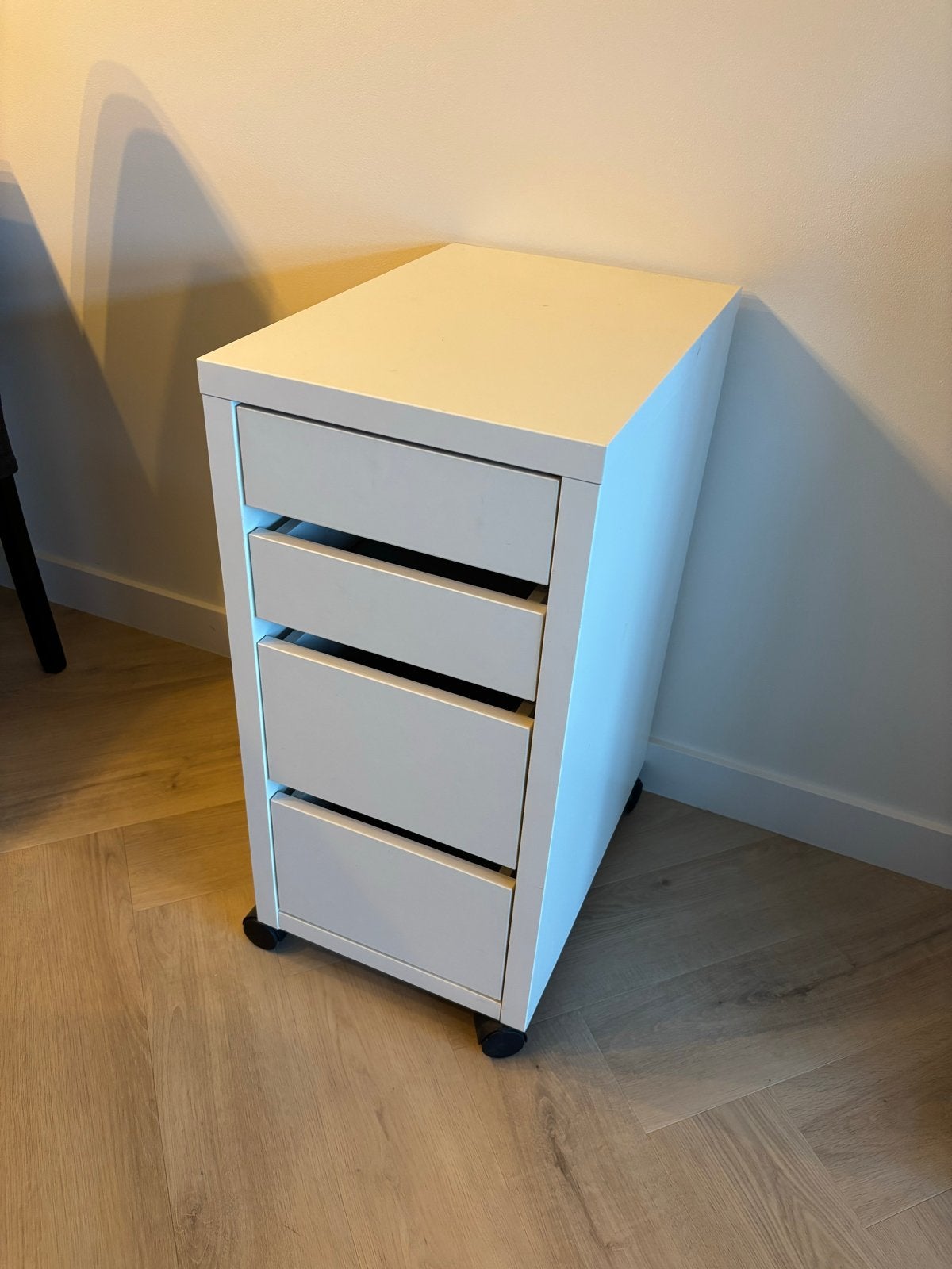 Wit ladeblok op wielen - 4 lades, 50x35x75 (DxBxH), Ophalen, Minder dan 50 cm, Gebruikt, 3 of 4 laden