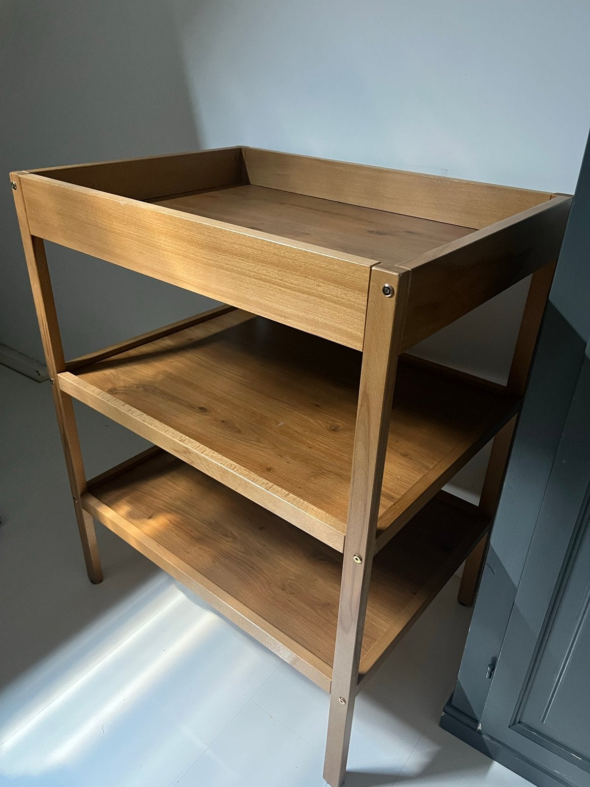 PETITE AMELIE BABY LUIERTAFEL «HETRE» | WALNOOT (ZGAN), Overige typen, Zo goed als nieuw, Standaard, Ophalen