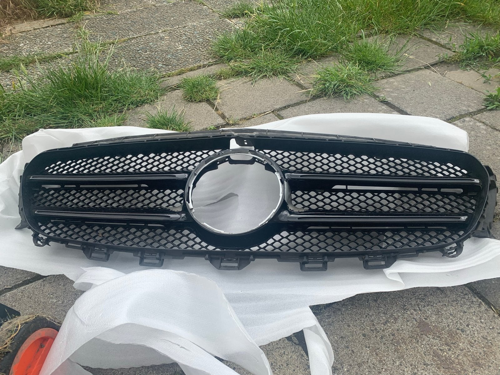 Zwart gewrapte grill voor Mercedes-Benz W213, Ophalen of Verzenden, Gebruikt, Voor, Mercedes-Benz