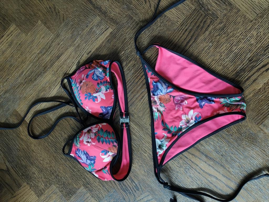 Nieuwe H&M bikini met bloemenprint - Maat S, H&M, Nieuw, Ophalen of Verzenden, Roze