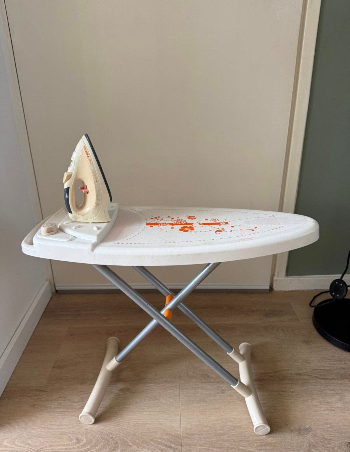 Kinder strijkplank en strijkijzer, Ophalen, Zo goed als nieuw, Jongen of Meisje