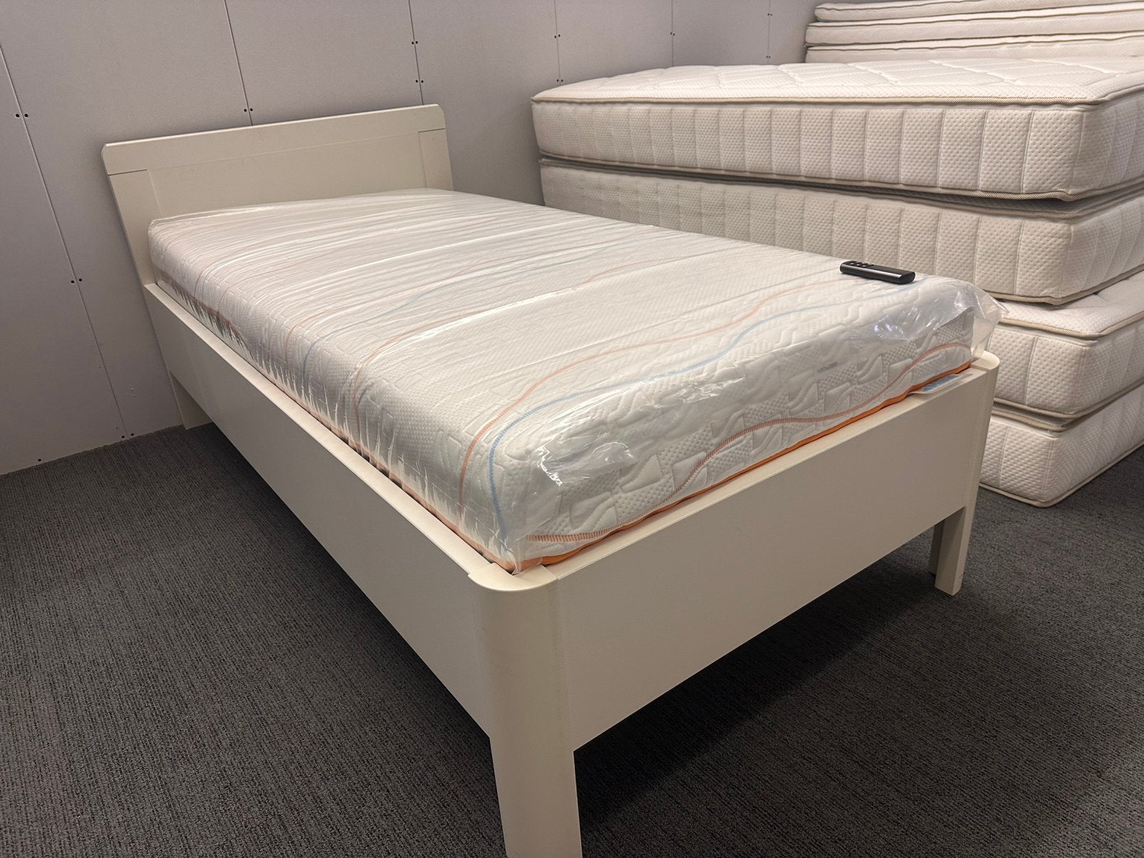 Electrisch verstelbaar bed+ M-Line matras 100x200 nieuwstaat, 100 cm, Eenpersoons, Wit, Ophalen of Verzenden