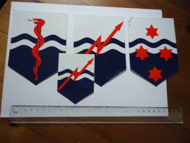 sticker oud Leger vintage logo plastic esculaap medisch arts, Verzamelen, Ophalen of Verzenden, Zo goed als nieuw, Bedrijf of Vereniging