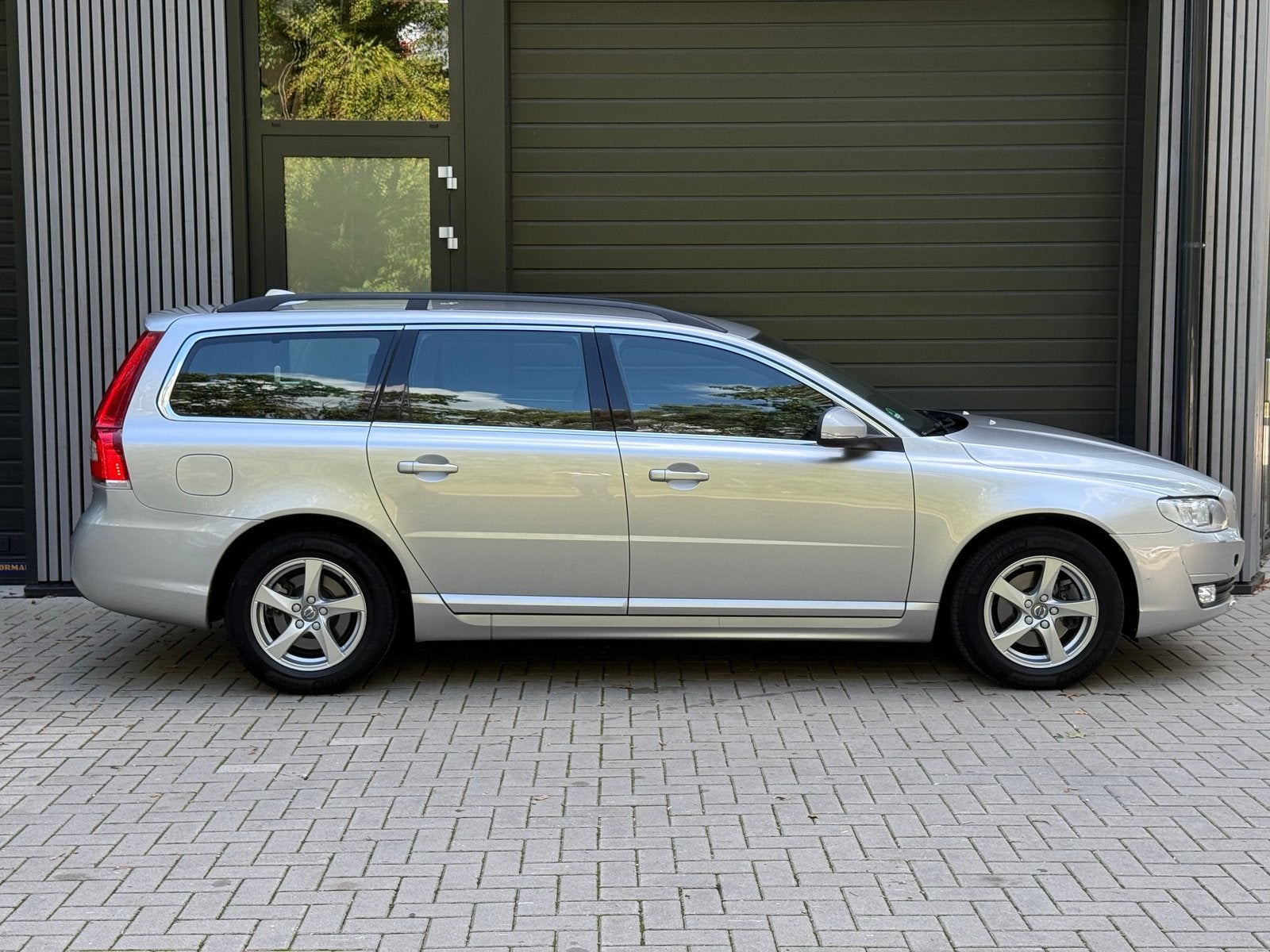 Volvo V70 2.0 D3 Classic Edition (bj 2016, automaat), Auto's, Automaat, Euro 6, 4 cilinders, V70