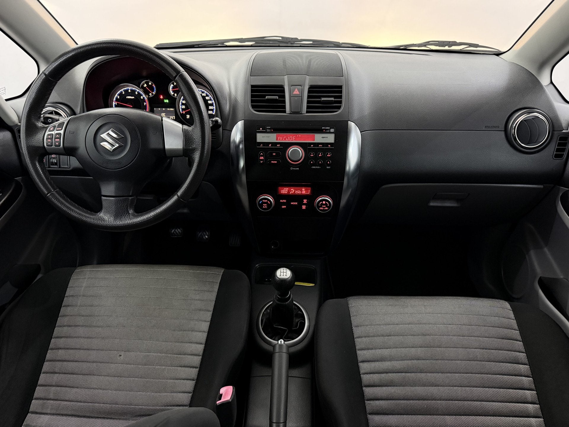 Suzuki SX4 1.6 Exclusive Clima, Stoelverwarming, Mistlamp, L, Voorwielaandrijving, Euro 5, Stof, Gebruikt