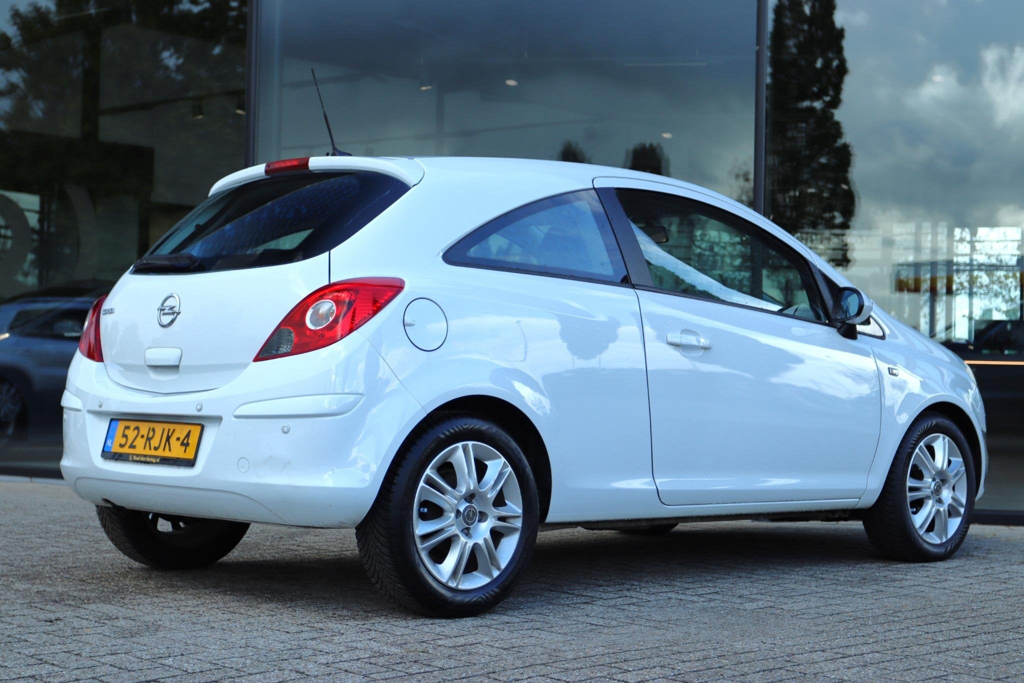 OPEL CORSA 1.4-16V EDITION | NAVI | CRUISE | AIRCO | PDC | L, Auto's, Voorwielaandrijving, Euro 5, 4 cilinders, Parkeersensor
