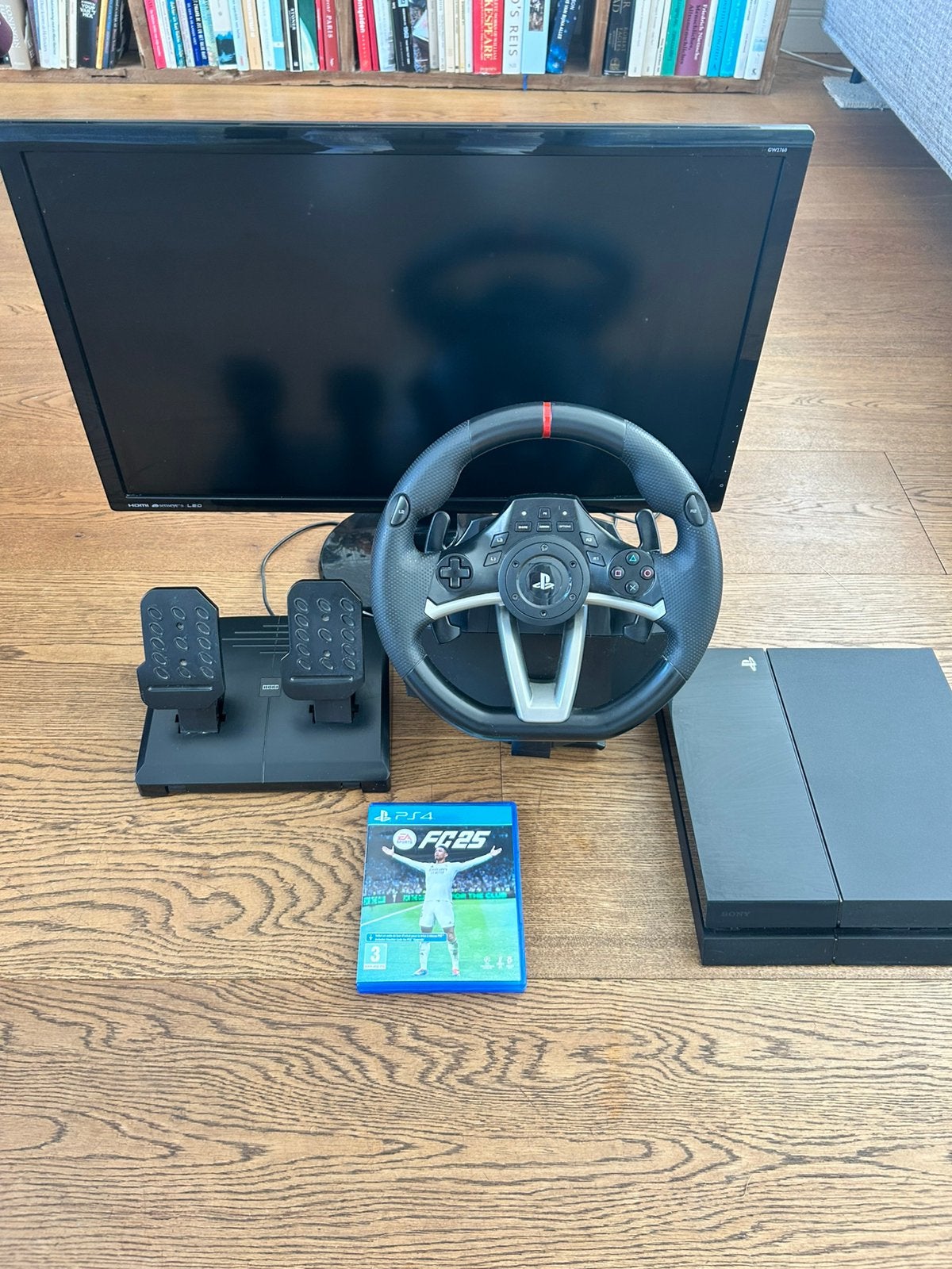 Playstation 4, hori stuur en BENQ monitor te koop.